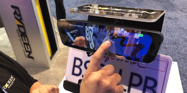 Rydeen 360 degree smart mirror